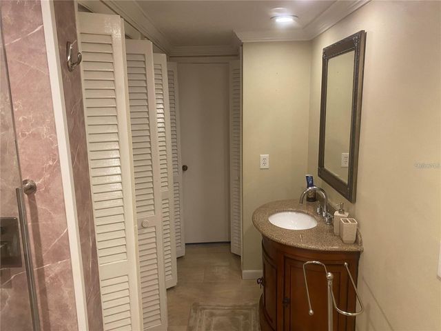7100 SUNSHINE SKYWAY LANE S 906, St Petersburg, FL 33711