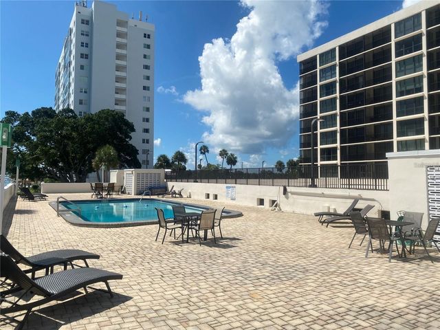 7100 SUNSHINE SKYWAY LANE S 906, St Petersburg, FL 33711