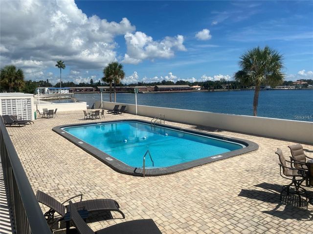 7100 SUNSHINE SKYWAY LANE S 906, St Petersburg, FL 33711