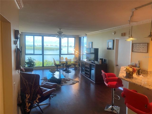 7100 SUNSHINE SKYWAY LANE S 906, St Petersburg, FL 33711