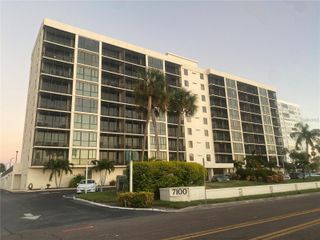 7100 SUNSHINE SKYWAY LANE S 906, St Petersburg, FL 33711