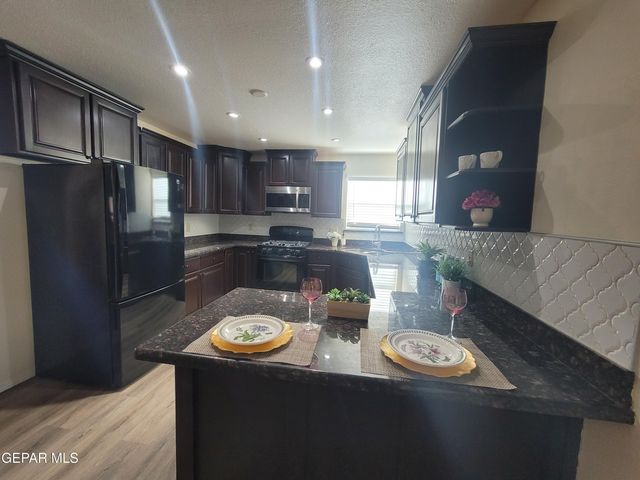 685 Bluff Canyon, El Paso, TX 79912