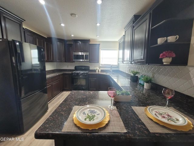 685 Bluff Canyon, El Paso, TX 79912