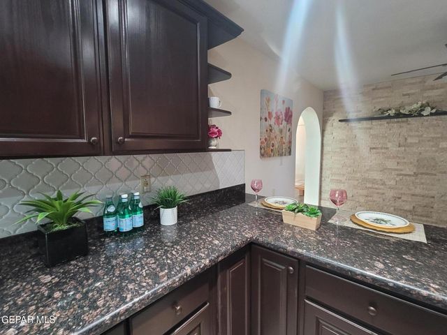 685 Bluff Canyon, El Paso, TX 79912