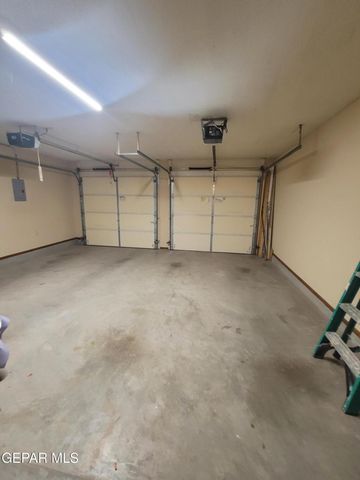 685 Bluff Canyon, El Paso, TX 79912