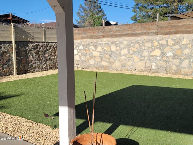 685 Bluff Canyon, El Paso, TX 79912