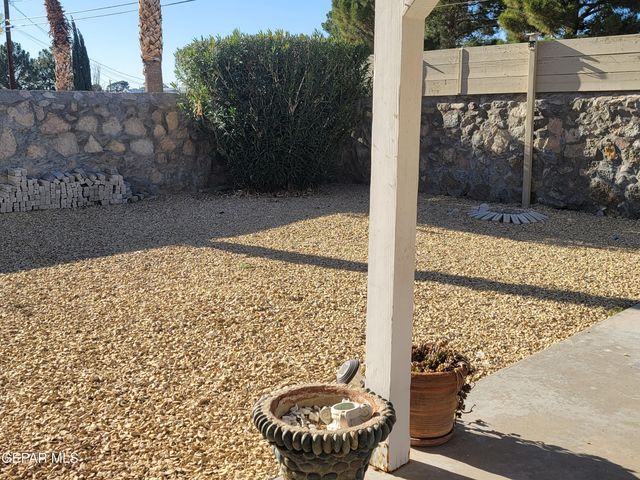 685 Bluff Canyon, El Paso, TX 79912