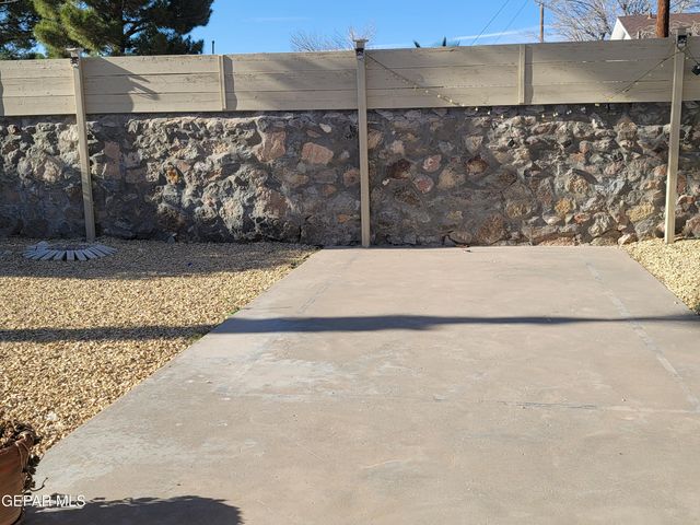 685 Bluff Canyon, El Paso, TX 79912