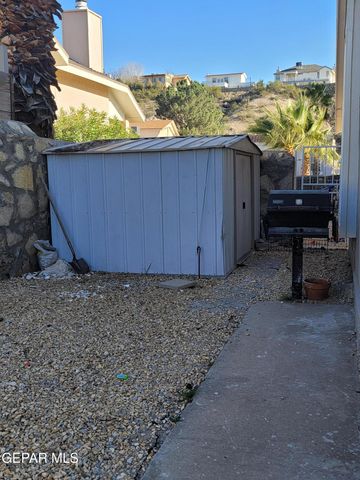 685 Bluff Canyon, El Paso, TX 79912