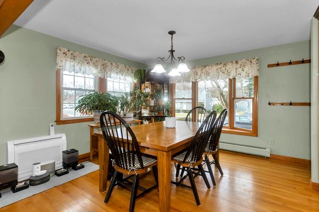 47 Roberta Cir, Agawam, MA 01001