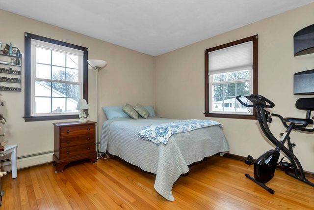 47 Roberta Cir, Agawam, MA 01001