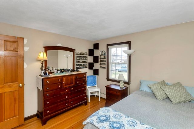 47 Roberta Cir, Agawam, MA 01001