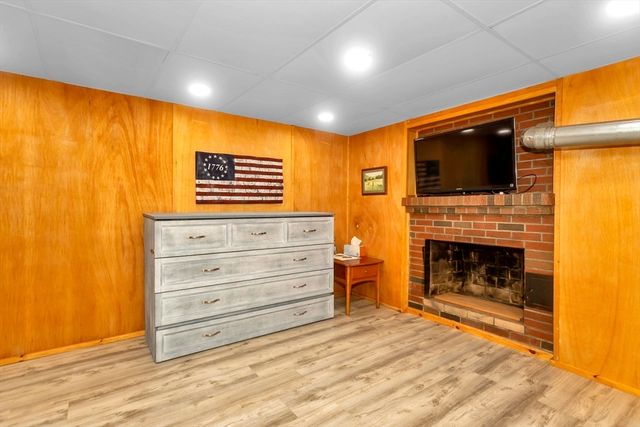 47 Roberta Cir, Agawam, MA 01001