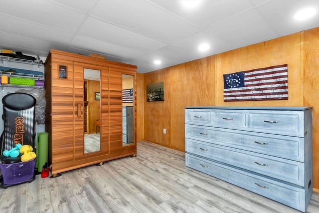 47 Roberta Cir, Agawam, MA 01001