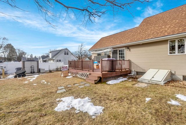 47 Roberta Cir, Agawam, MA 01001