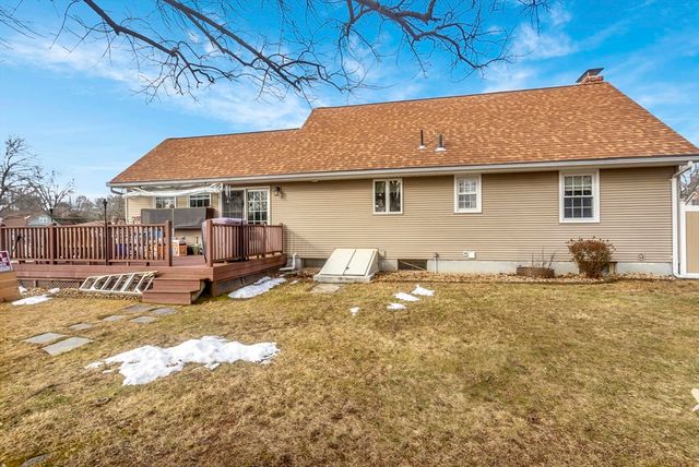 47 Roberta Cir, Agawam, MA 01001