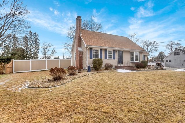 47 Roberta Cir, Agawam, MA 01001