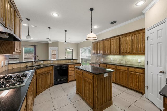 7020 Ridge Crest Drive, North Richland Hills, TX 76182