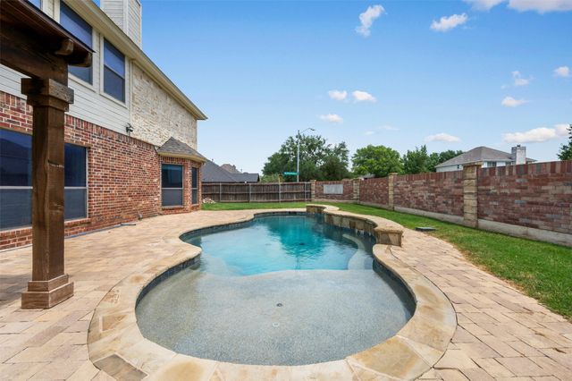 7020 Ridge Crest Drive, North Richland Hills, TX 76182