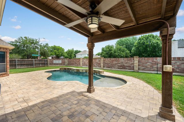 7020 Ridge Crest Drive, North Richland Hills, TX 76182