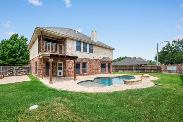 7020 Ridge Crest Drive, North Richland Hills, TX 76182