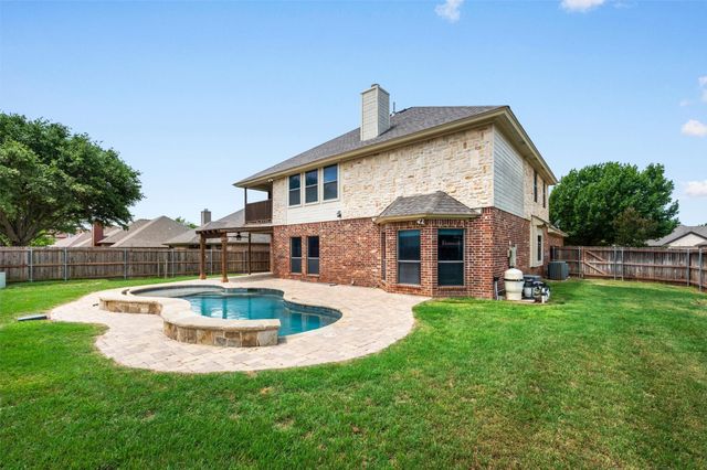 7020 Ridge Crest Drive, North Richland Hills, TX 76182