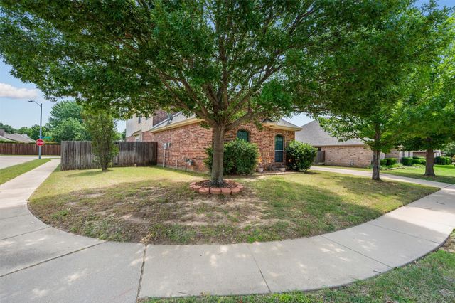 7020 Ridge Crest Drive, North Richland Hills, TX 76182