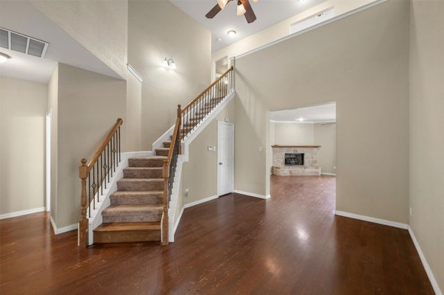 7020 Ridge Crest Drive, North Richland Hills, TX 76182