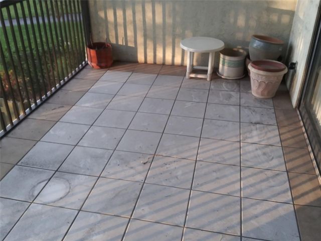 2112 S Cypress Bend Drive 207, Pompano Beach, FL 33069