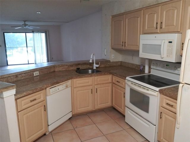 2112 S Cypress Bend Drive 207, Pompano Beach, FL 33069