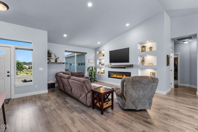 4137 NW 39th Drive, Redmond, OR 97756