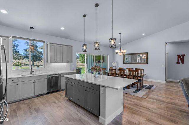 4137 NW 39th Drive, Redmond, OR 97756