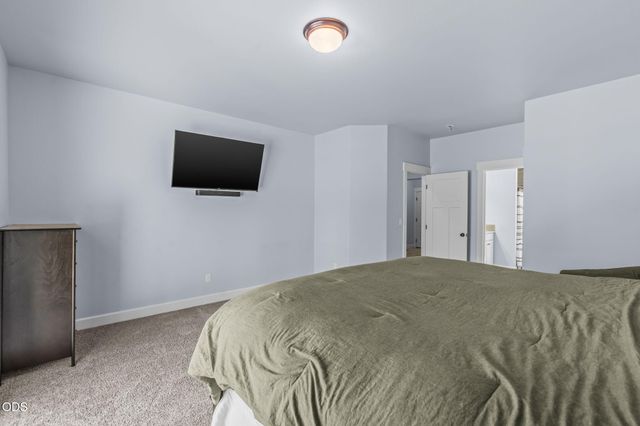 4137 NW 39th Drive, Redmond, OR 97756