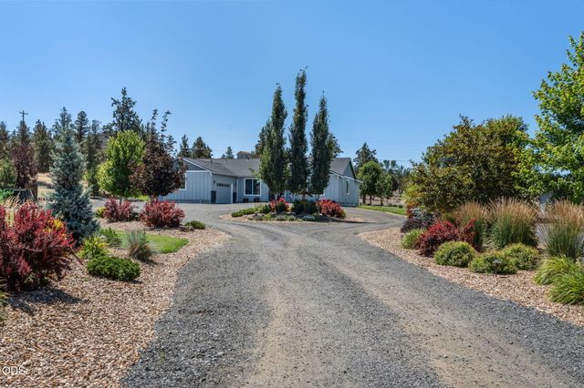 4137 NW 39th Drive, Redmond, OR 97756