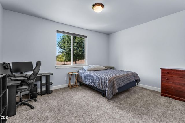 4137 NW 39th Drive, Redmond, OR 97756