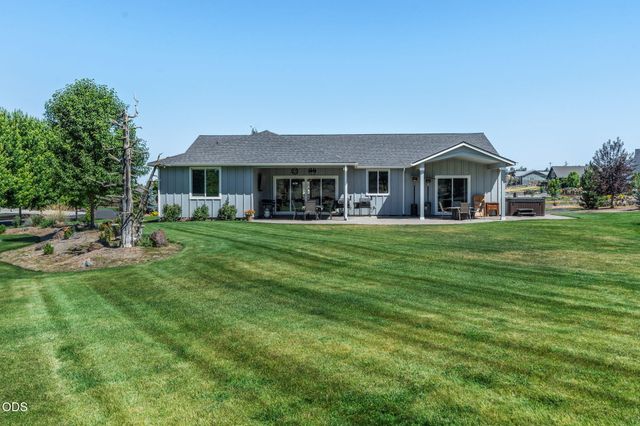 4137 NW 39th Drive, Redmond, OR 97756