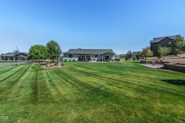 4137 NW 39th Drive, Redmond, OR 97756