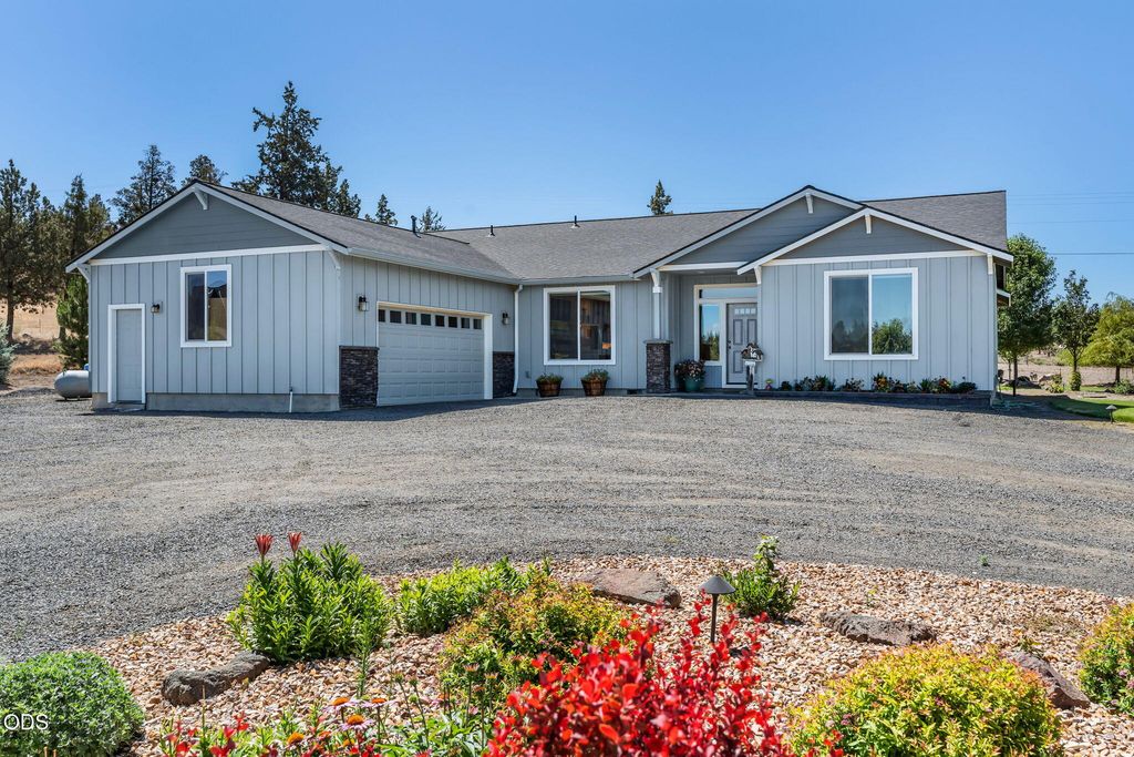 4137 NW 39th Drive, Redmond, OR 97756
