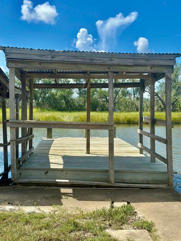 1004 Four Point Rd, Dulac, LA 70353