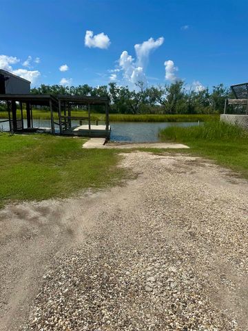 1004 Four Point Rd, Dulac, LA 70353