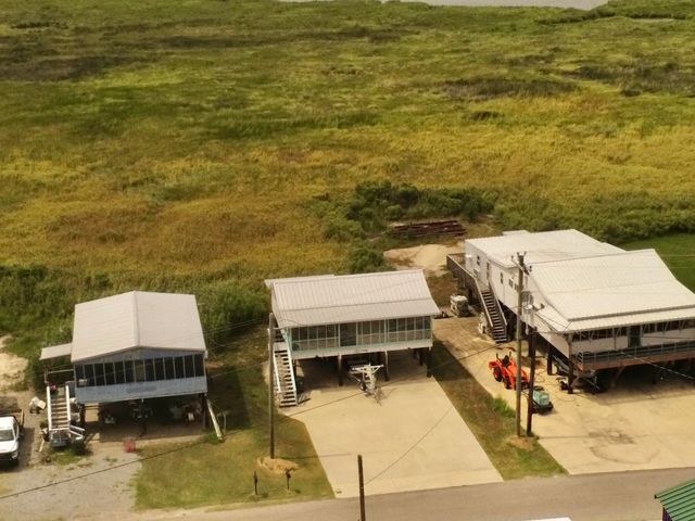 1004 Four Point Rd, Dulac, LA 70353