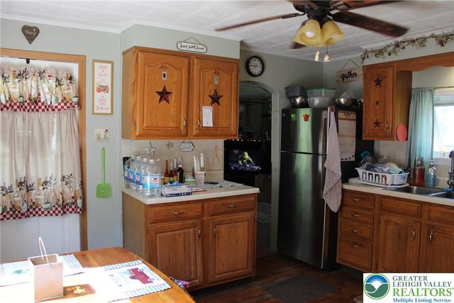 24 School Row Street, Pottsville, PA 17901