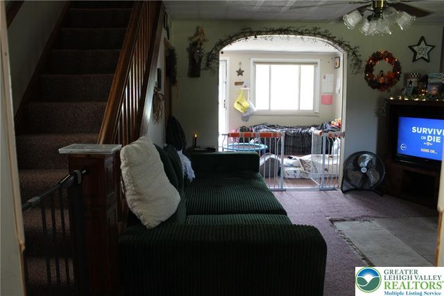 24 School Row Street, Pottsville, PA 17901