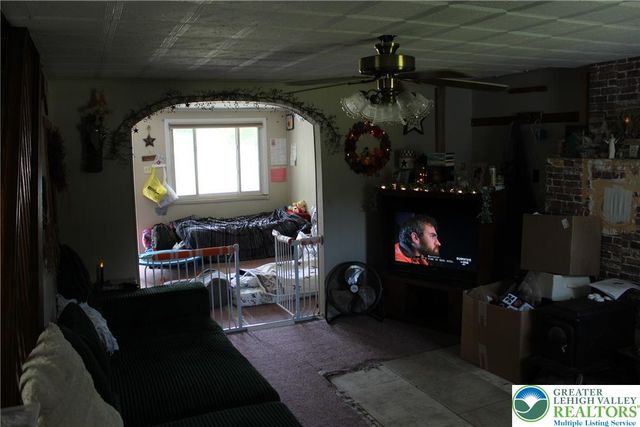 24 School Row Street, Pottsville, PA 17901
