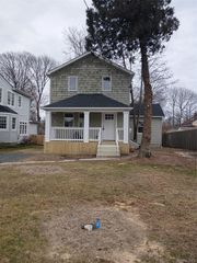 9 Cleveland Avenue, Sayville, NY 11782