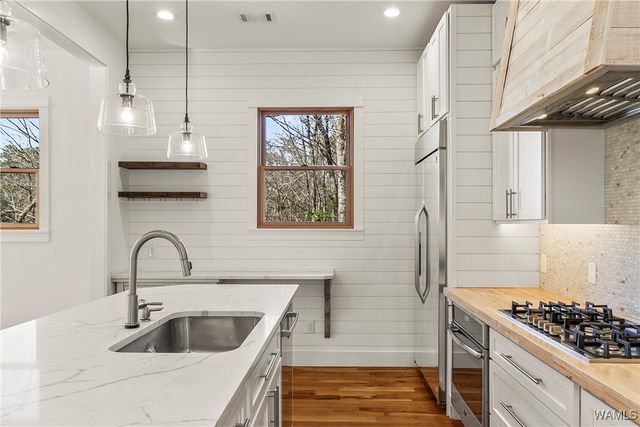 15340 Stonehedge Cliffs, Northport, AL 35475