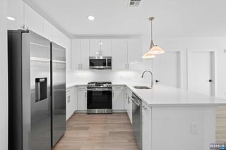 115-117 W 2nd Street 403, Bayonne, NJ 07002