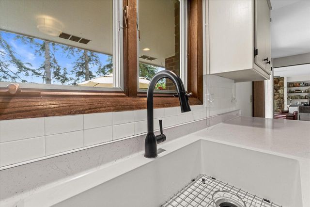 3560 Goetz DRIVE, Brookfield, WI 53005