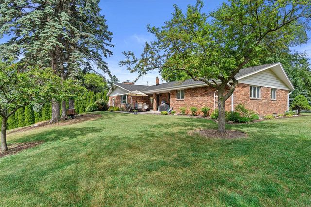 3560 Goetz DRIVE, Brookfield, WI 53005