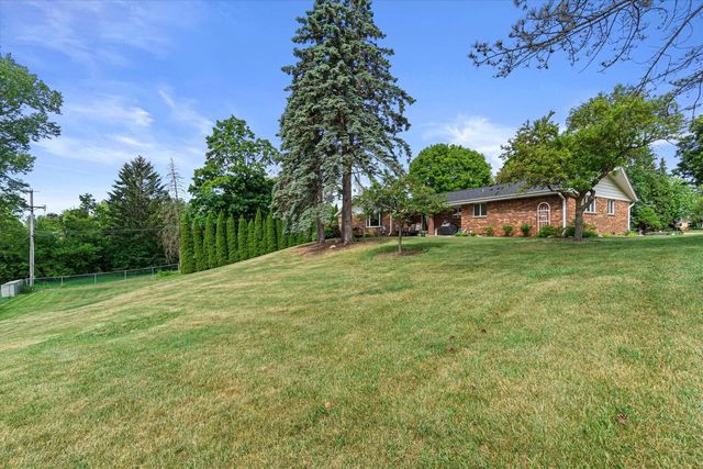 3560 Goetz DRIVE, Brookfield, WI 53005